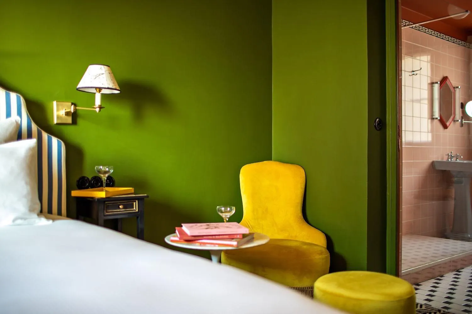 ****  Hotel Les Deux Gares باريس فرنسا